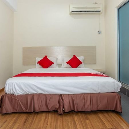 Oyo 1158 906 Airport Hotel Malacca Exterior photo