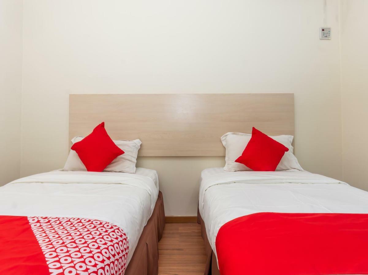 Oyo 1158 906 Airport Hotel Malacca Exterior photo