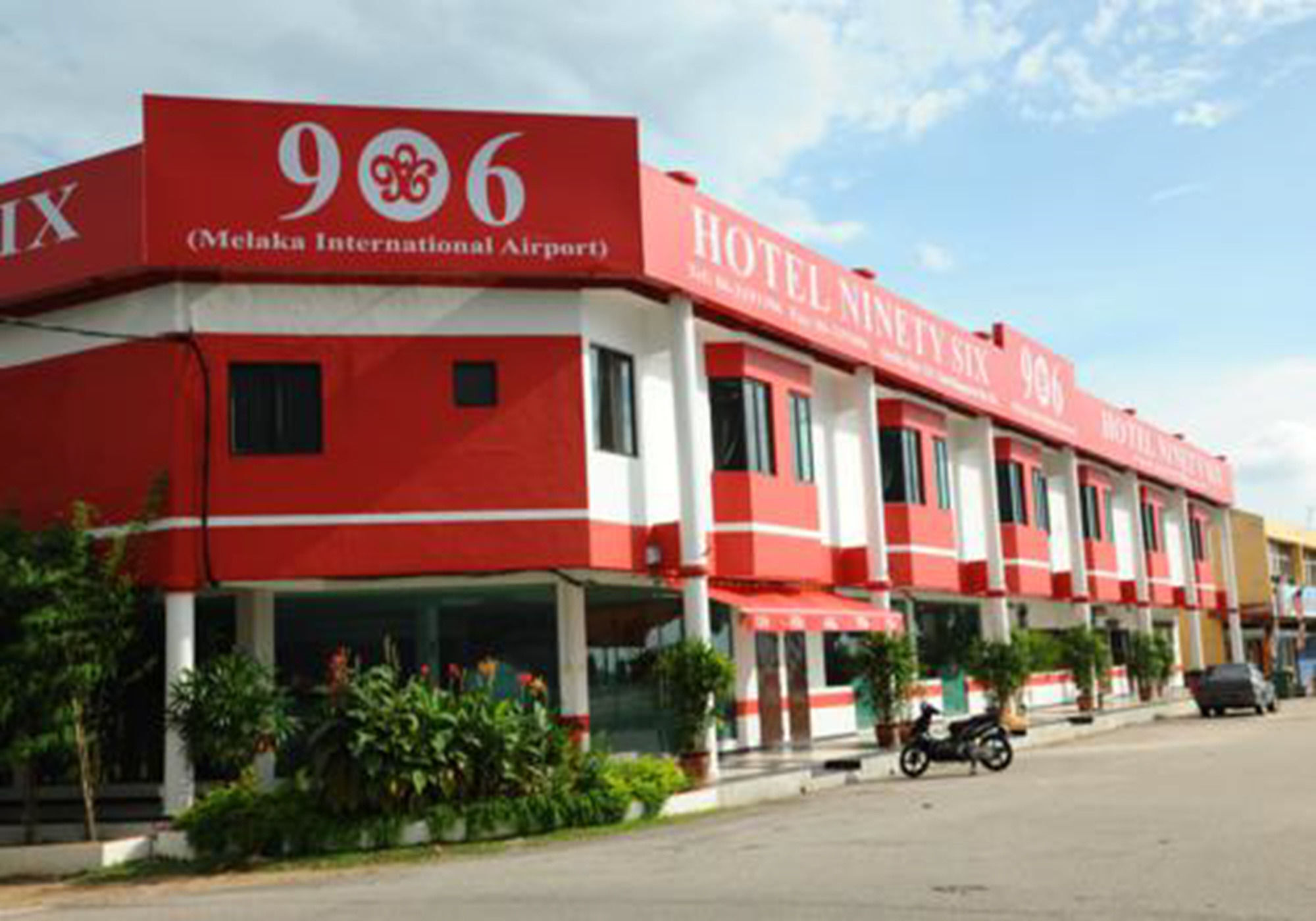 Oyo 1158 906 Airport Hotel Malacca Exterior photo