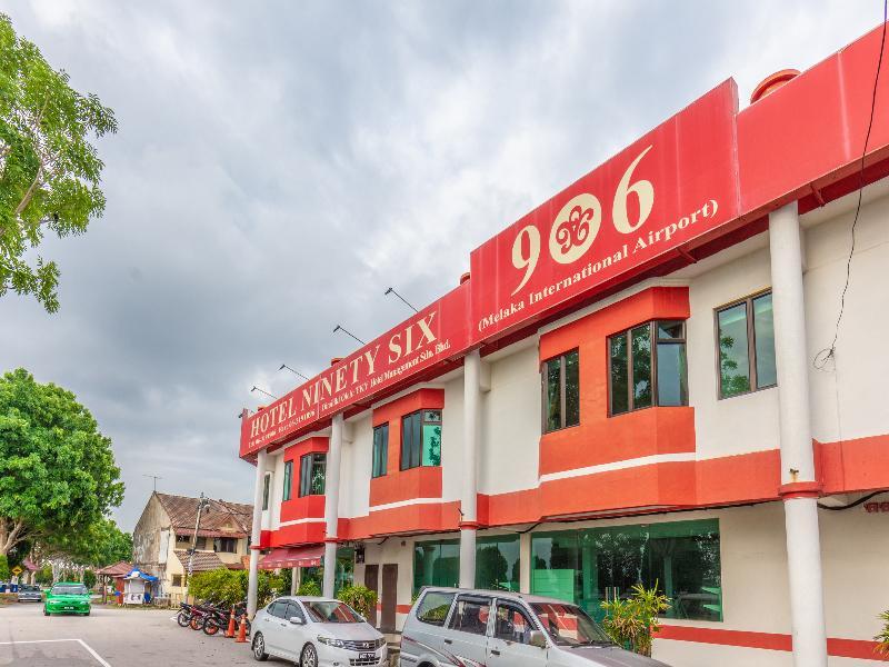 Oyo 1158 906 Airport Hotel Malacca Exterior photo